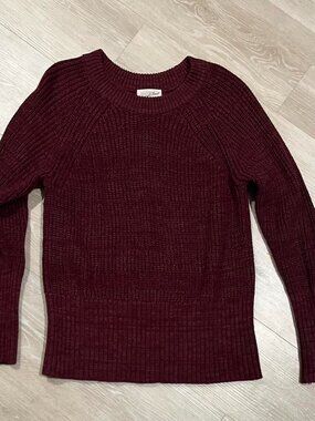 Burgundy sweater Universal Thread women's M